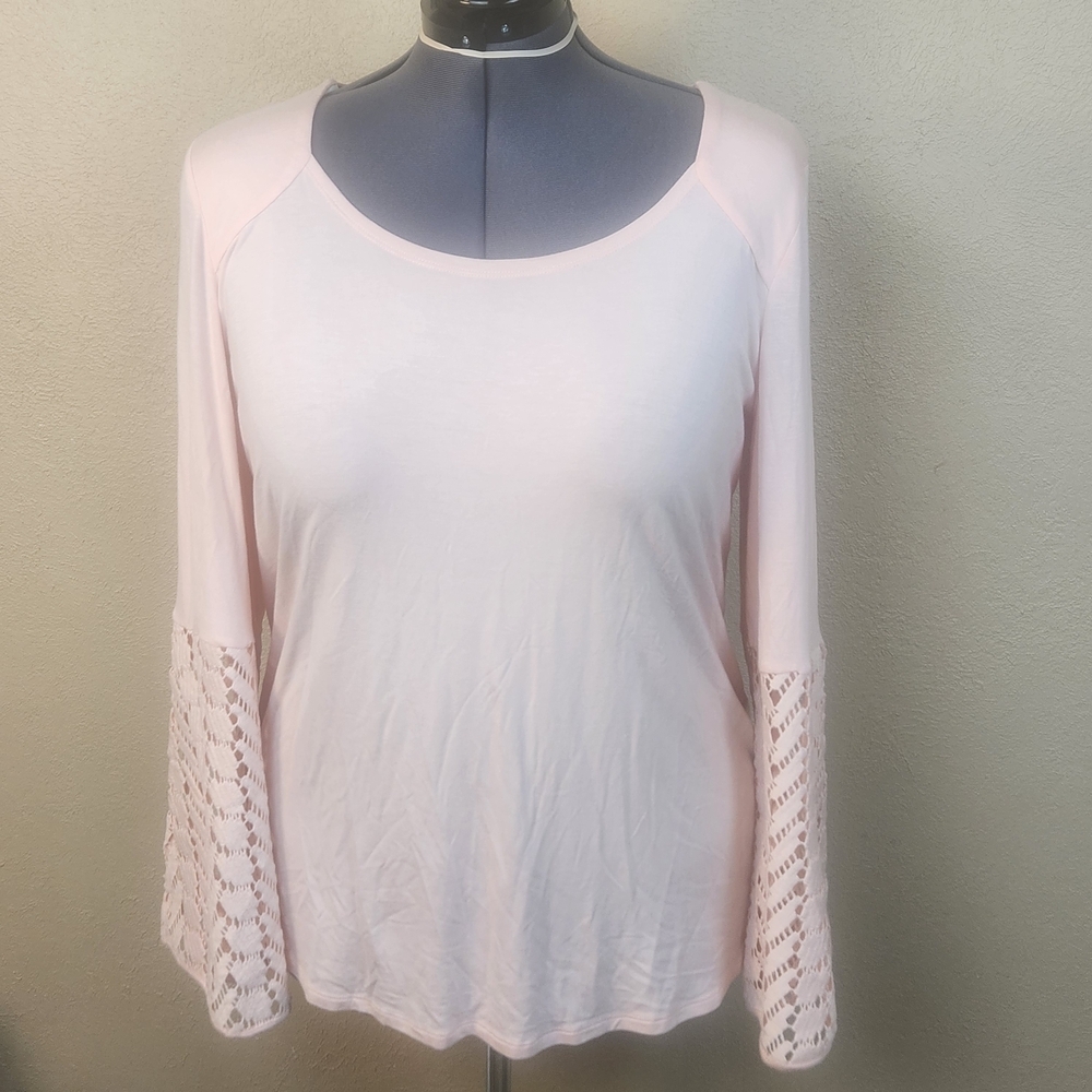 Monroe & Main Peach Top  with Crochet Wide Sleeves 1X (6061)
